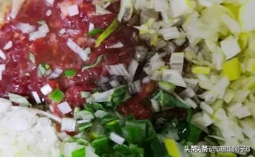 驴肉饺子怎么做好吃（驴肉馅饺子怎么调馅好吃）-第3张图片