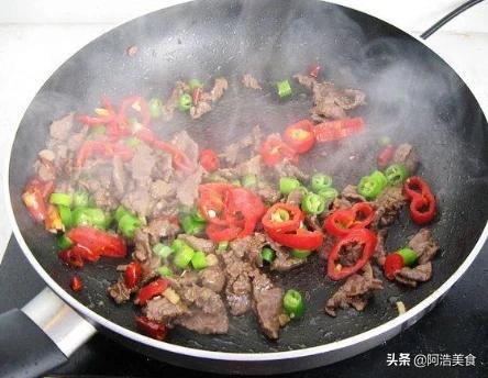 小炒牛肉怎么做好吃又嫩视频（炒牛肉怎么炒才能又好吃又嫩视频）-第10张图片