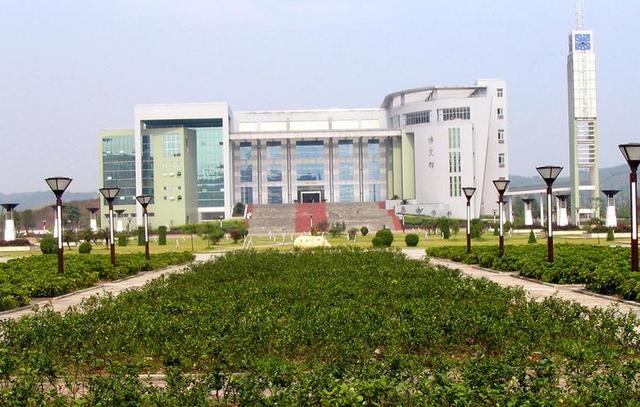 湖北文理学院怎么样好不好_高（湖北文理学院理工学院怎么样好不好）-第4张图片