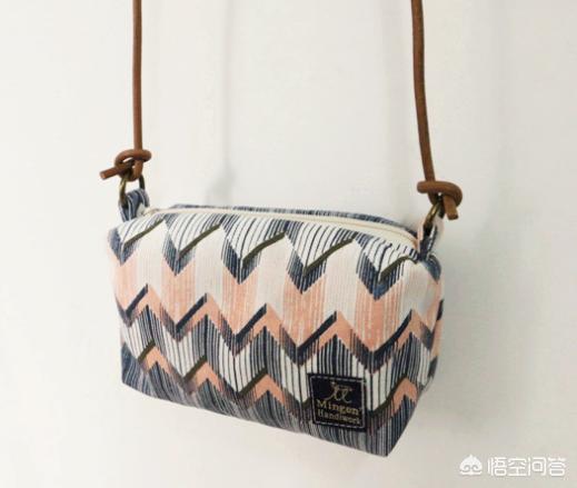 包包品牌排行榜前十名女士图片（包包品牌排行榜前十名图标女士）-第9张图片