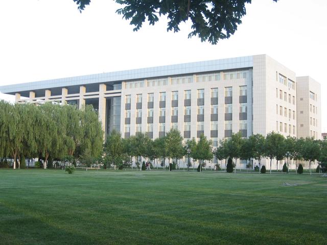 大连民族学院图书馆（大连民族学院图书馆让进吗）-第2张图片