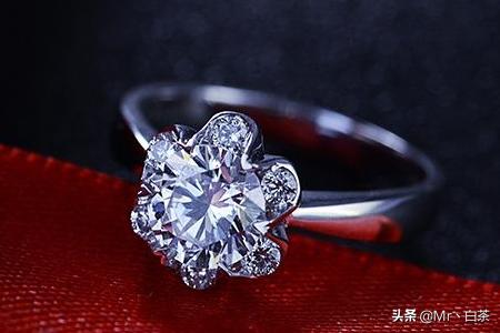 钻戒品牌排行榜前十名图片（中国钻戒品牌排行榜前十名）-第3张图片