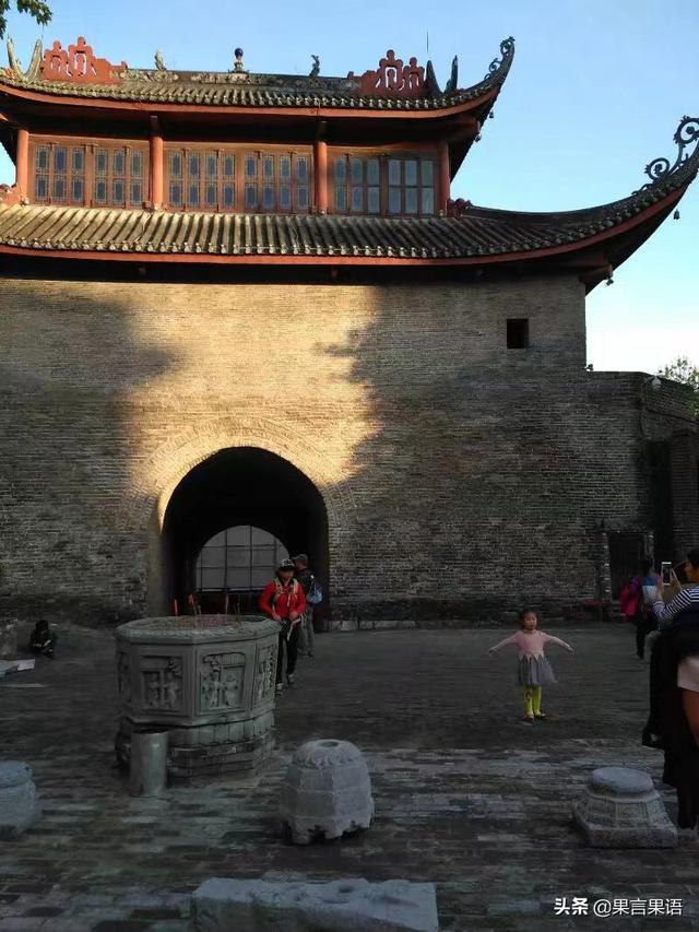 柳州旅游景点哪里好玩的地方（广州旅游景点哪里好玩的地方）-第8张图片